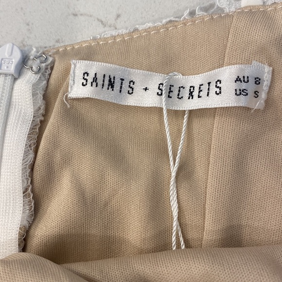 Selfie Leslie Shea V-Bust Ruched Lace Mini Dress White Small NWT SOLD OUT - Picture 8 of 10